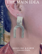 Load image into Gallery viewer, Poa Earrings
